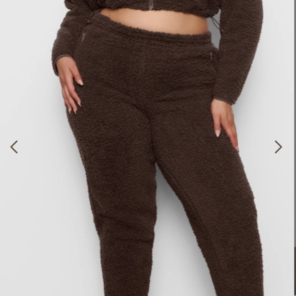SKIMS Teddy Jogger (Espresso)